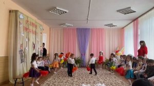 Солнечный круг, танец. Вторая младшая группа.