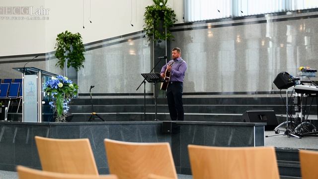 Упала слеза на горячий песок. Iwan Djatschenko смотреть онлайн