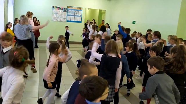 Последний звонок 1б 2020 смотреть онлайн