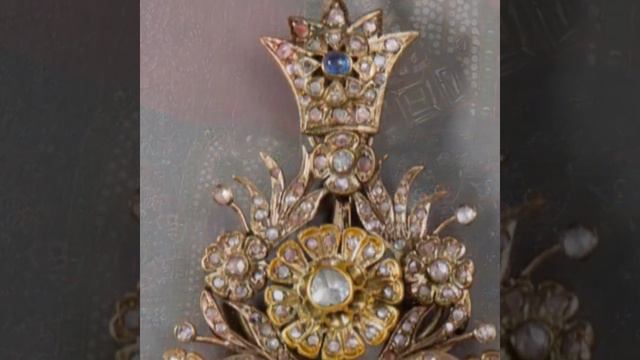 Portrait of Crown Prince Abbas Mirza and Qajar insignias смотреть онлайн