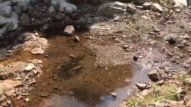 Бассейн под водопадом из камня 11