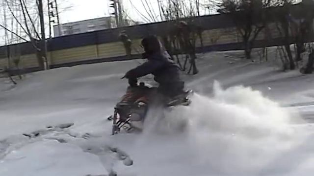 Испытание снегохода Ангелочек.mpg