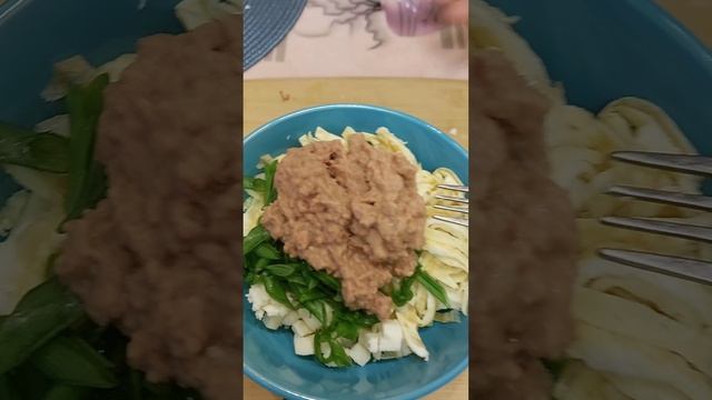 салат с тунцом