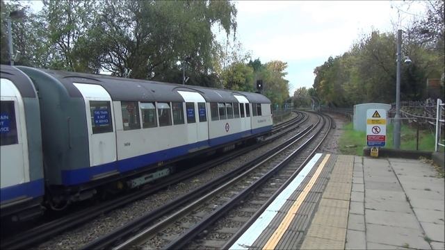 (HD) London Underground Central Line 8 Car 1962 Stock RAT at Roding Valley and Woodford 30.10.15 смотреть онлайн