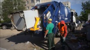Американский мусоровоз Нью Вэй на МАЗ в Казахстане_New Way rear loader in Almaty, Kazakhstan_2015