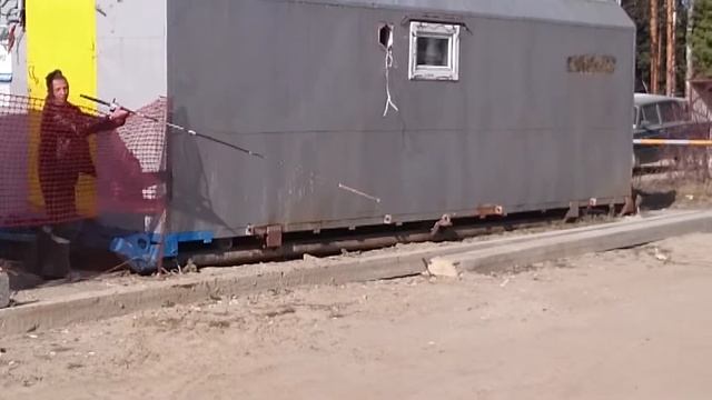 В песке тоже рыба ловится:-D смотреть онлайн