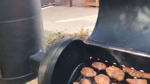 Рыбные стейки на углях смотреть онлайн