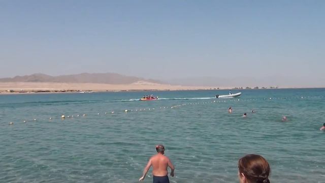 Катание на банане в Красном море. Египет. Шарм-эль-Шейх. смотреть онлайн