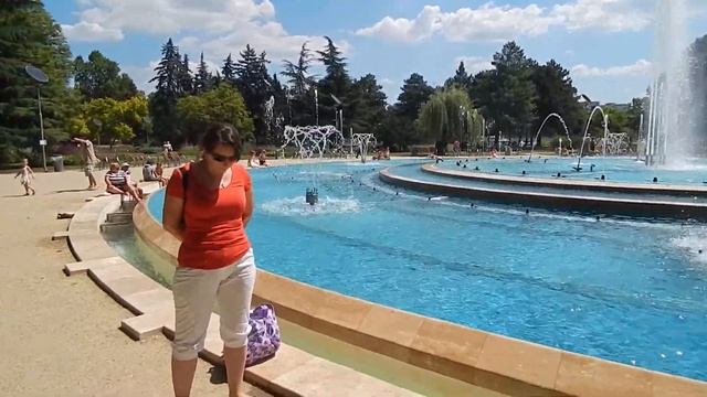 Будапешт Фонтан на острове Маргит день 3 .2014.07 смотреть онлайн