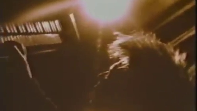 Cocteau Twins - Crushed смотреть онлайн