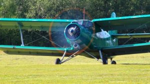 Пилоты Ан-2 за работой. Подготовка к взлёту.