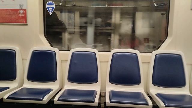 поездка по Невско-Василеостровской линии метро на метропоезде Нева (Гостиный двор - Пролетарская) смотреть онлайн