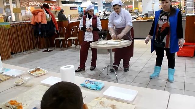 Быстроном проводит мастер-класс по приготовлению ШАУРМЫ для детей ! смотреть онлайн