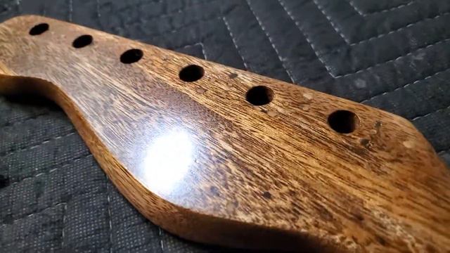 Deft Sanding Sealer On A Mahogany Neck смотреть онлайн