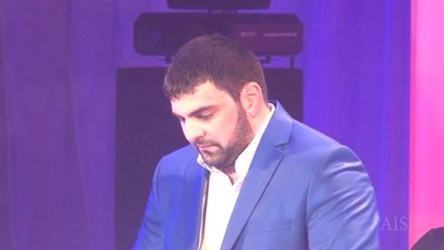 Артур Халатов в концертной программе ПОЕТ ГИТАРА т.mp4 смотреть онлайн