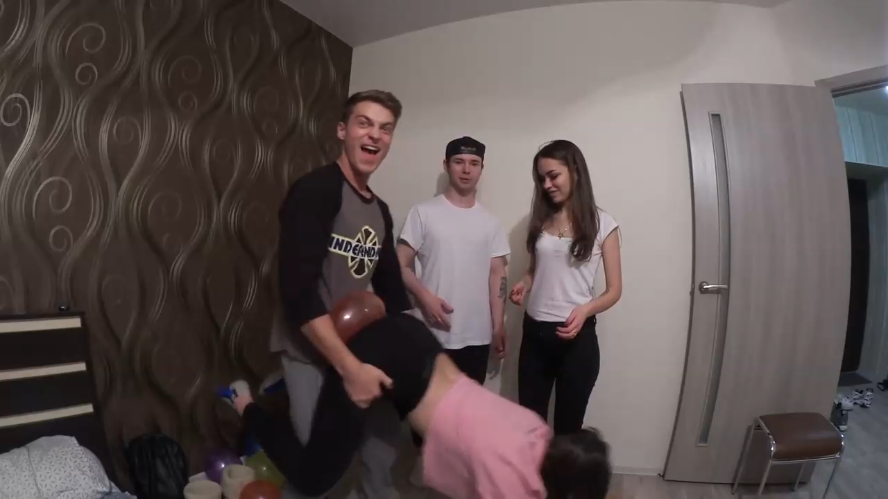 ЛОПНИ ШАРИК Что эти милахи вытворяют! смотреть онлайн