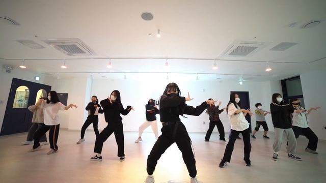 [K-POP 방송댄스] (여자)아이들 ((G)I-DLE) - LION | 커버댄스 DANCE COVER | 써미트댄스스튜디오 смотреть онлайн