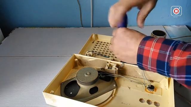 Техника прошлого века Трехпрограмный радиоприёмник Раздан 205 смотреть онлайн