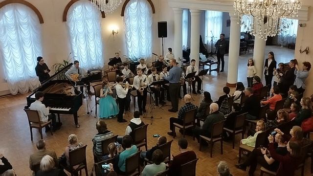 Концерт «Весенний Джаз» в Доме коммерческого собрания смотреть онлайн