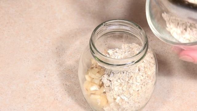 ПОЛЕЗНЫЙ ЗАВТРАК "Овсянка в банке". Готовим Полезный завтрак за 5 минут. смотреть онлайн