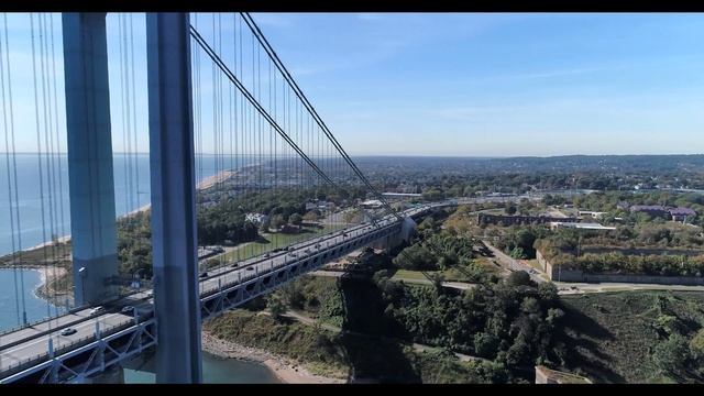Aerial View of Verrazano-Narrows Bridge, New York смотреть онлайн