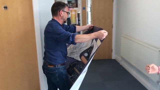 Difference between Static Cling Vinyl and CLINGZ on a wall смотреть онлайн