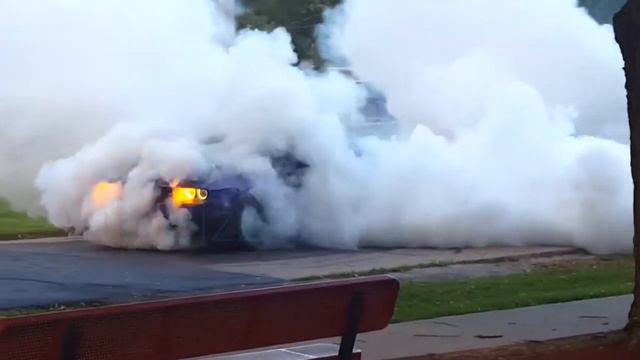 Epic Burnout Compilation 2021 - Dodge Challenger Hellcat Burnout, Acceleration and Engine Sounds смотреть онлайн