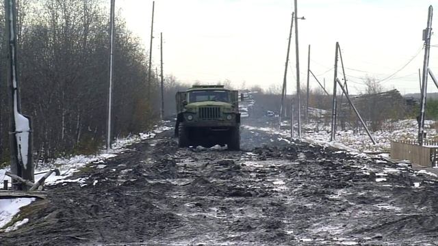 Классическая дорога в поселке Гари Свердловской области около Исправительной колонии 8 смотреть онлайн