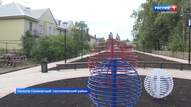 К семидесятилетию поселка в Силикатном открывают аллею смотреть онлайн