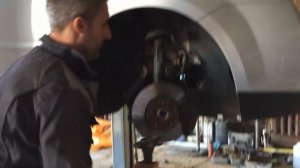 СТУК В ПЕРЕДНЕЙ ПОДВЕСКЕ.Замена передних стоек|Ford Focus II