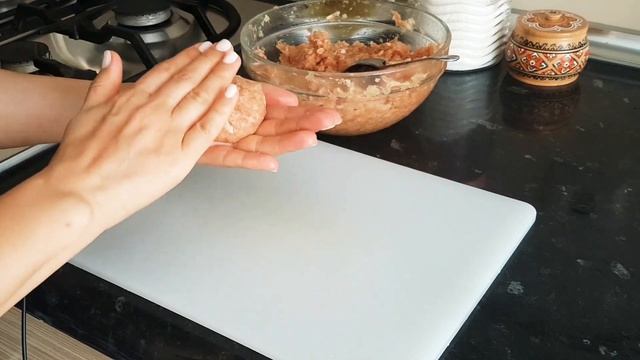 БУРГЕРЫ АРНОЛЬДА ШВАРЦЕНЕГГЕРА ?| СУПЕР СПОРТИВНЫЕ КОТЛЕТЫ #котлеты #бургерырецепт #мясныеблюда смотреть онлайн