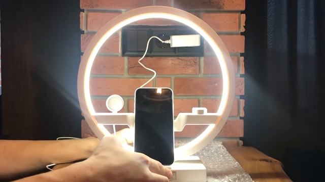 LED лампа 3 в 1 с беспроводной зарядкой для телефона смотреть онлайн