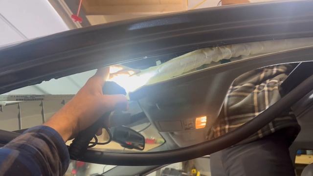 Toyota Venza Sunroof Moonroof leaking water inside Repair Video. смотреть онлайн