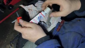 замена пыльника направляющей суппорта 2108