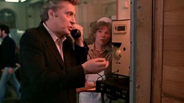 Зачем вам столько шампуня? Будете в суп клиентам подливать?