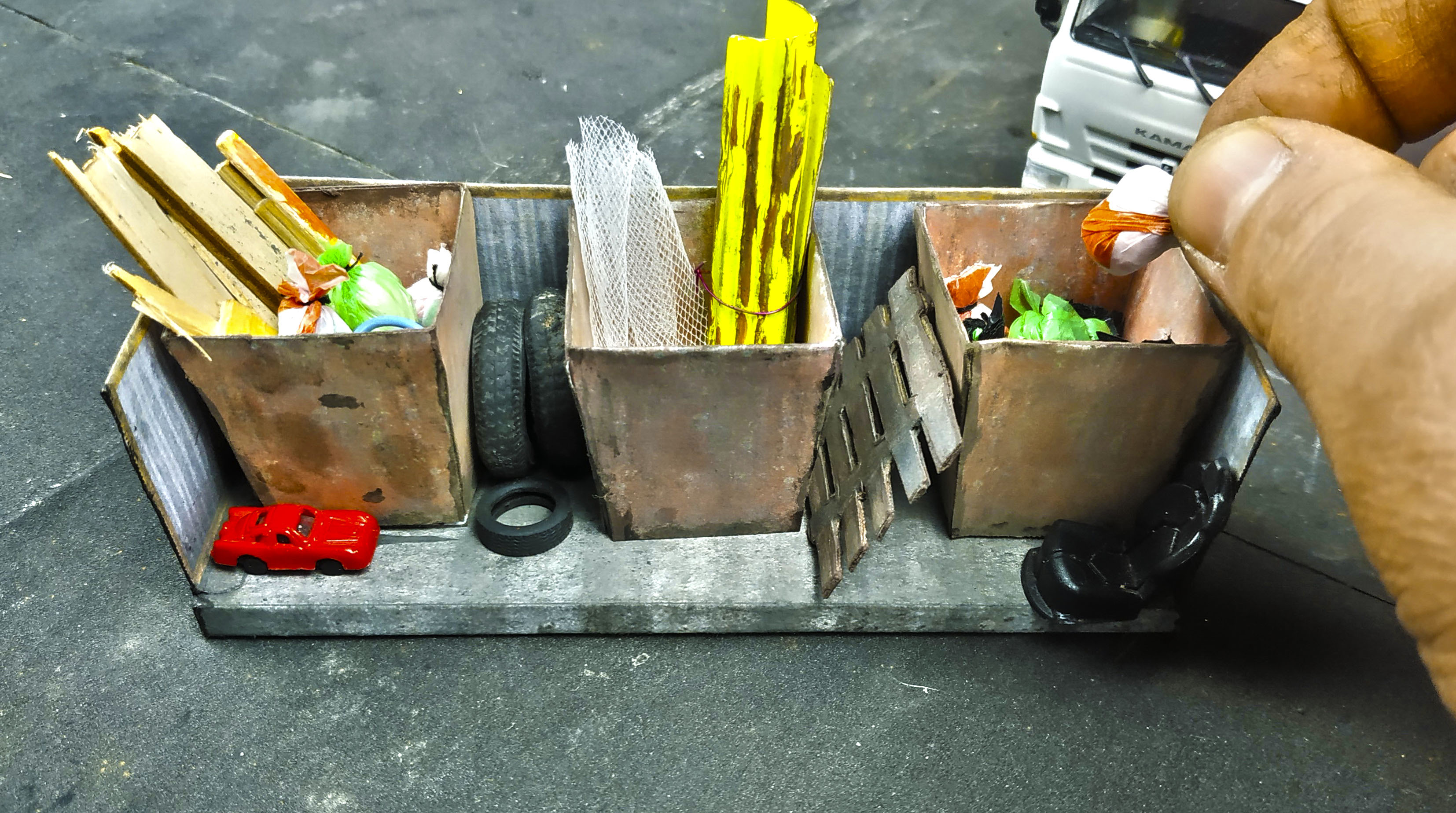 Макет города сделал мусорные баки масштаб 1 43. смотреть онлайн