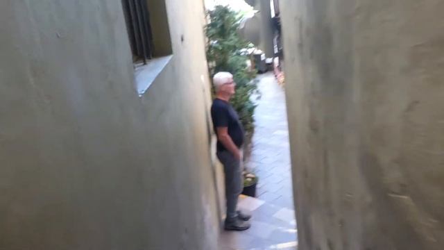 Самая узкая улочка в Праге смотреть онлайн