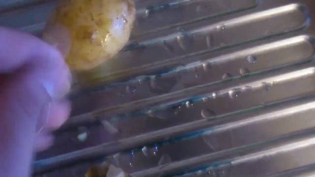 Как быстро почистить картошку (26 секунд) смотреть онлайн