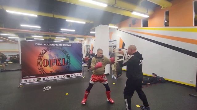 Работа На Лапах Перед Боями!!! Олега Василенко и Михаила Калашникова!!! Наш Самый Дружный и Сплочен смотреть онлайн