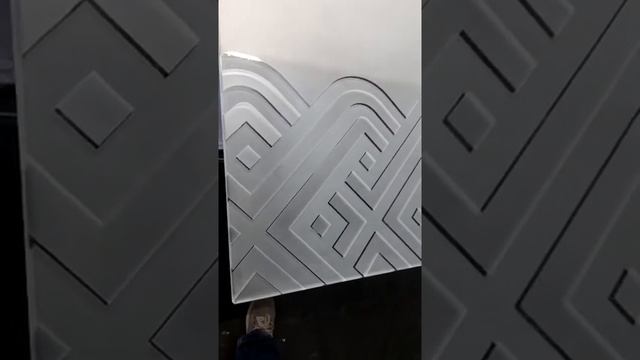 Двухсторонний пескоструйный рисунок на закаленном стекле 10мм от Витраж-М vitrage -m.ru смотреть онлайн