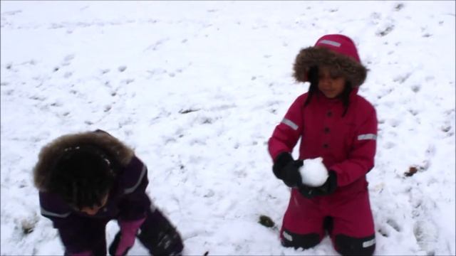 Ruth and Fikir Playing in Snow | Snowball and Snow Angel (Part 1 of 2) смотреть онлайн