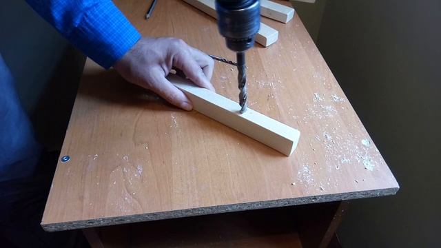 Как сделать НАСТОЛЬНЫЙ МОЛЬБЕРТ. Складной мольберт своими руками. How to make an easel смотреть онлайн