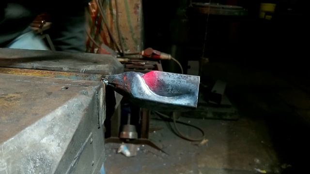 Кованый бутон лилии из куска проф-трубы смотреть онлайн