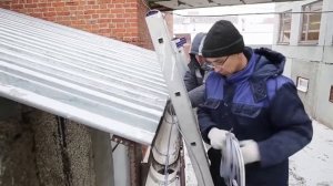 Монтаж системы обогрева водостоков