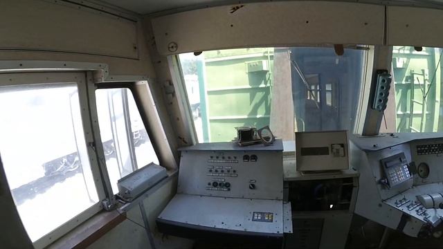 Внутри электропоезда ЭН3-001 смотреть онлайн