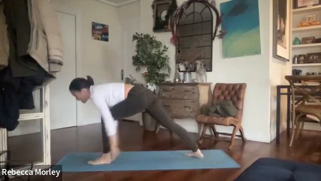 Christmas Vinyasa for Light & Resilience смотреть онлайн