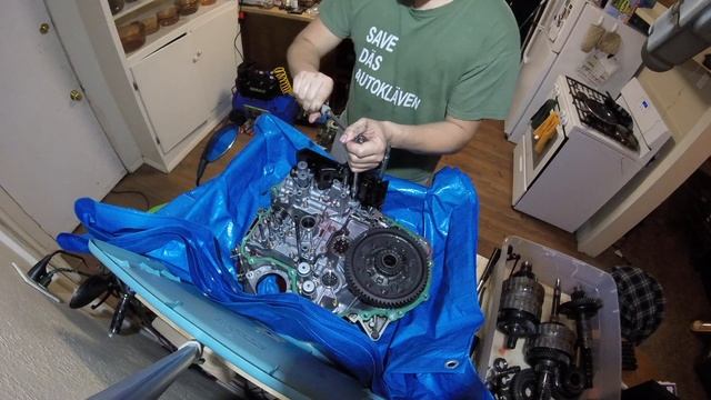 Honda BAXA Transmission Disassembly смотреть онлайн