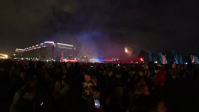 Салют в честь победы на Поклонной горе. Москва смотреть онлайн