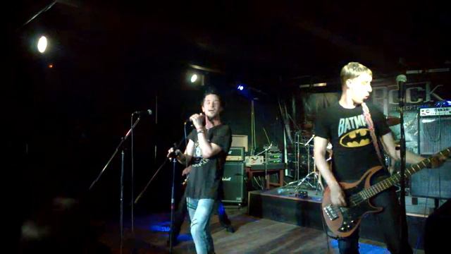 The Dead Friends (Бригадный подряд cover) - Уроки панк рока смотреть онлайн