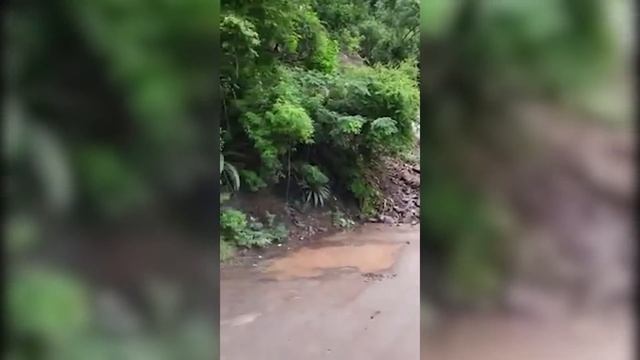 Gordon Town Landslides, Flooding In Jamaica смотреть онлайн